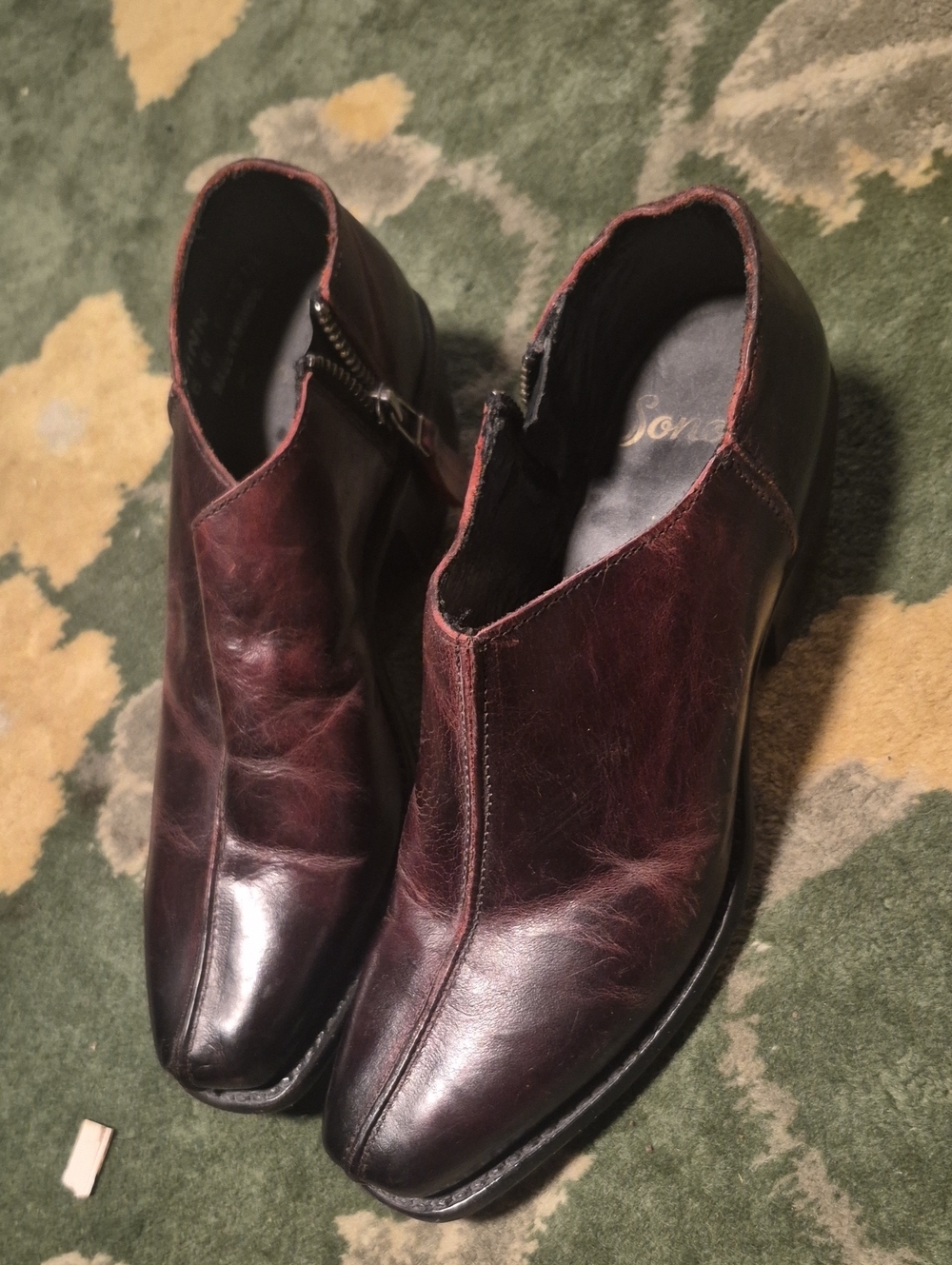 Women's Leather Chukka Boot in Burgundy